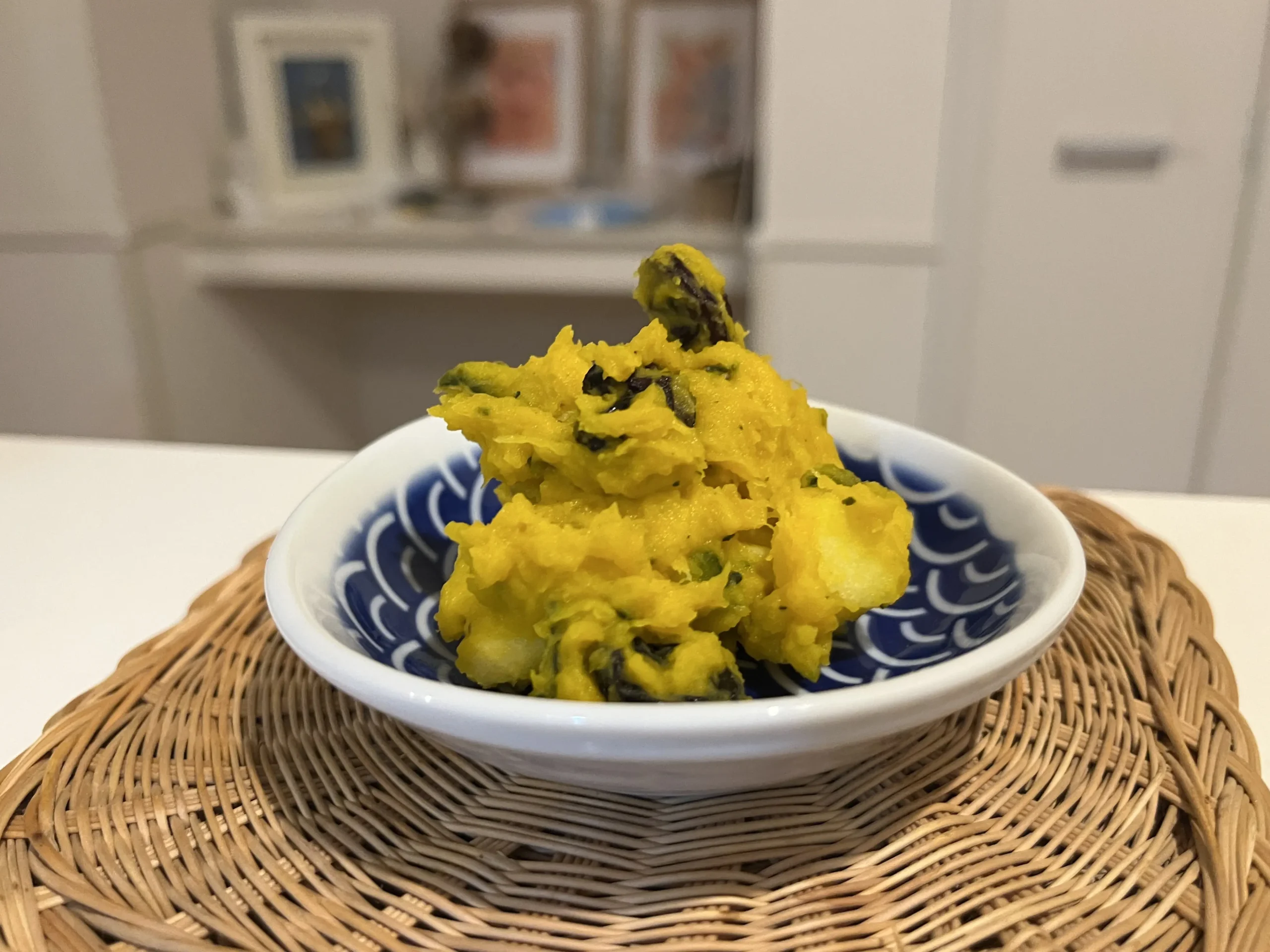 レーズンとりんごを入れたロロンかぼちゃのデリ風サラダ